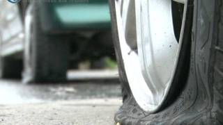 Vandalism in Ploiesti, 15 masini cu cauciucuri taiate